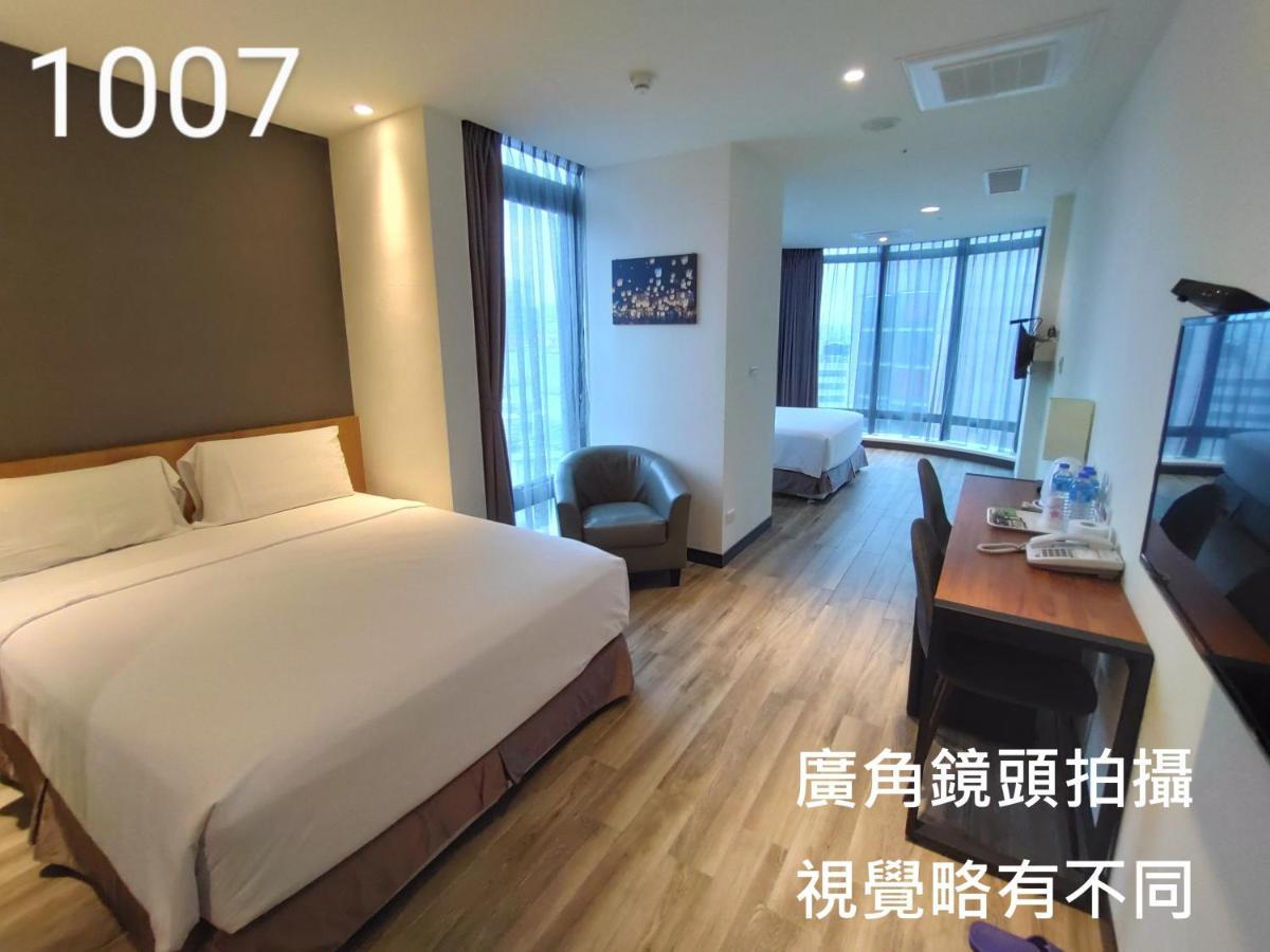 Honest & Warm Hotel Taoyuan Esterno foto