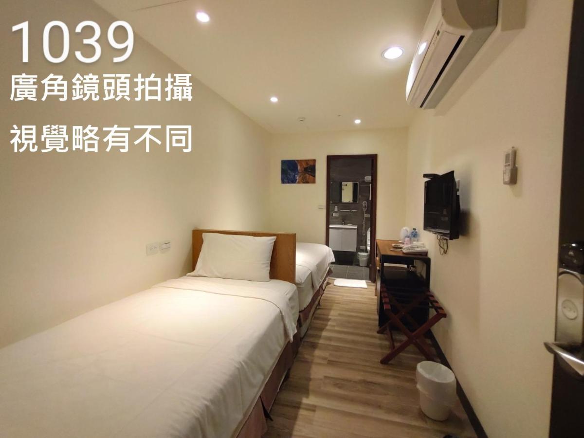 Honest & Warm Hotel Taoyuan Esterno foto