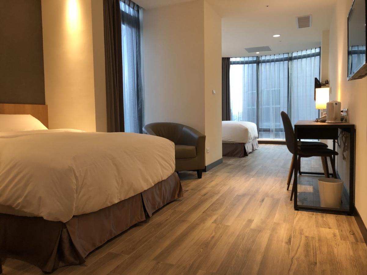 Honest & Warm Hotel Taoyuan Esterno foto