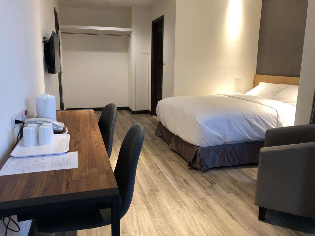 Honest & Warm Hotel Taoyuan Esterno foto