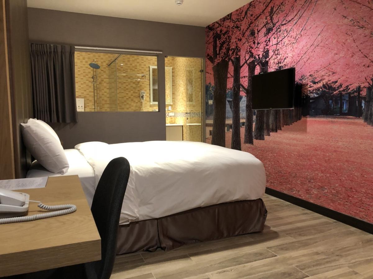Honest & Warm Hotel Taoyuan Esterno foto