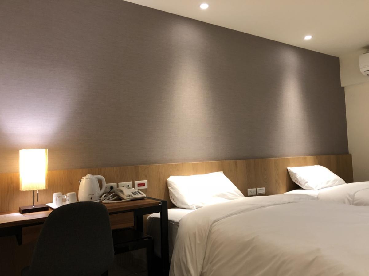 Honest & Warm Hotel Taoyuan Esterno foto
