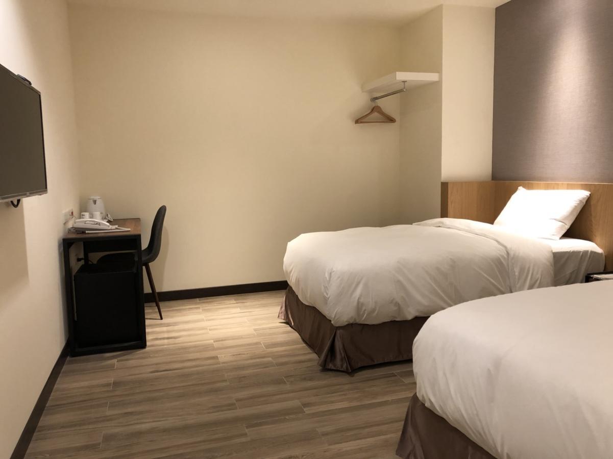 Honest & Warm Hotel Taoyuan Esterno foto