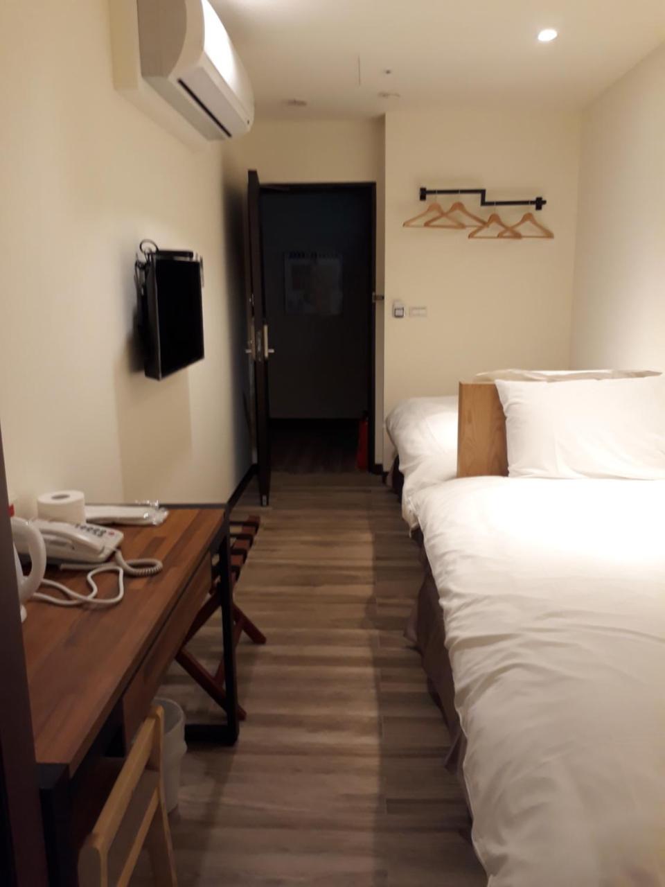 Honest & Warm Hotel Taoyuan Esterno foto