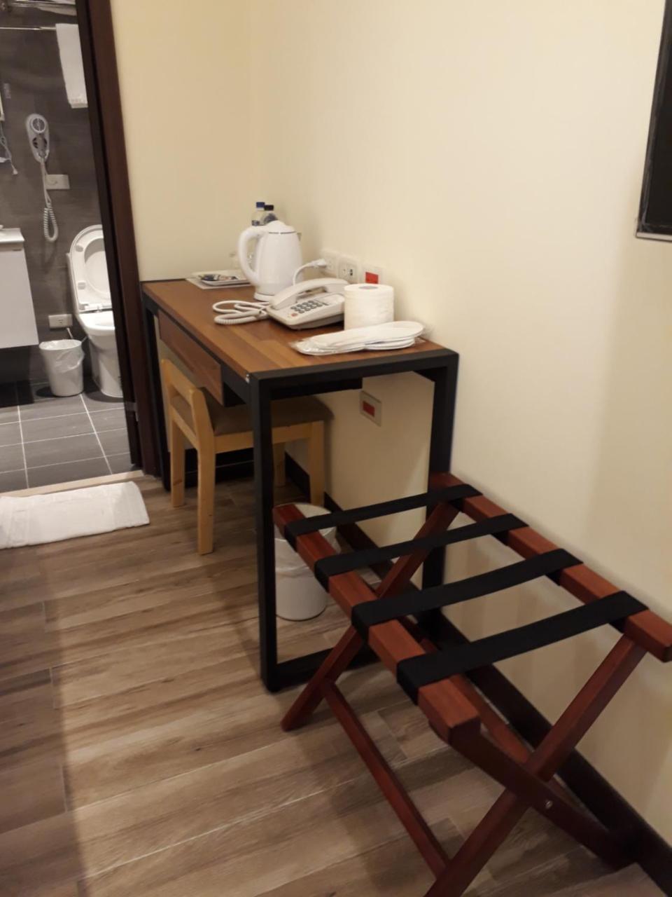 Honest & Warm Hotel Taoyuan Esterno foto