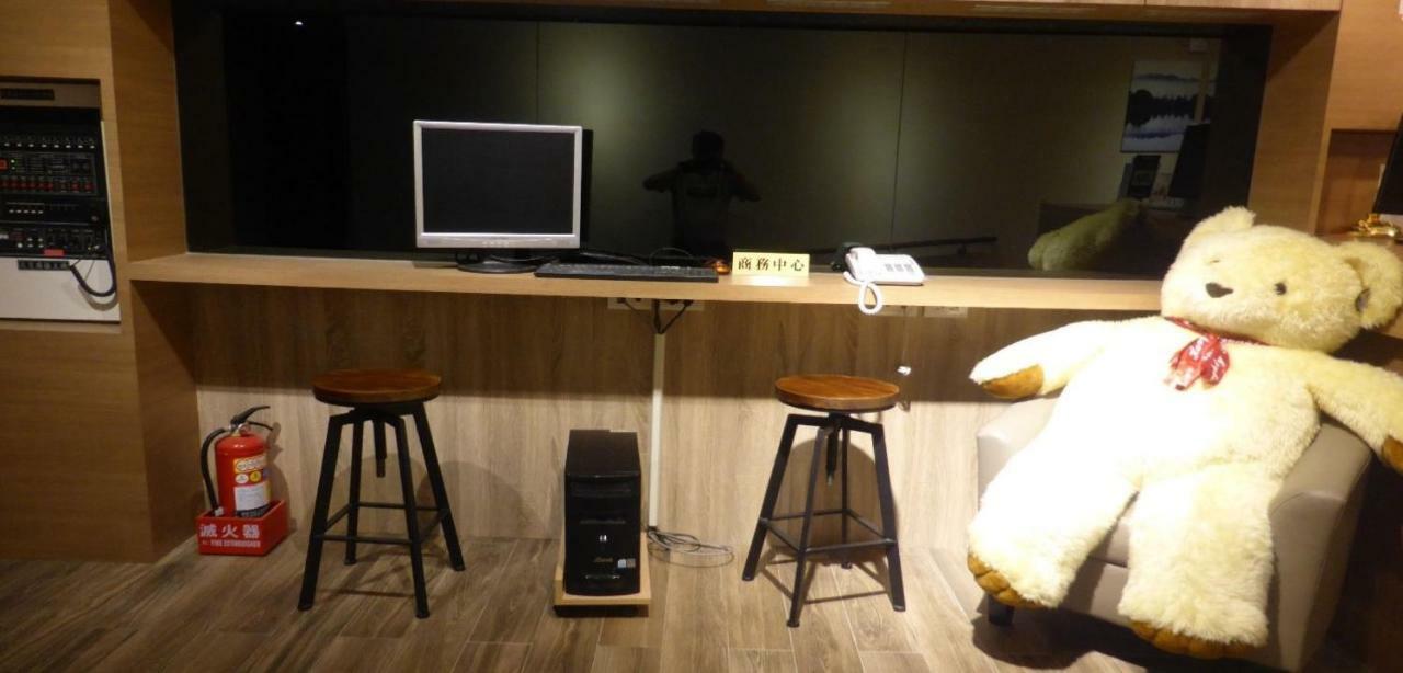 Honest & Warm Hotel Taoyuan Esterno foto